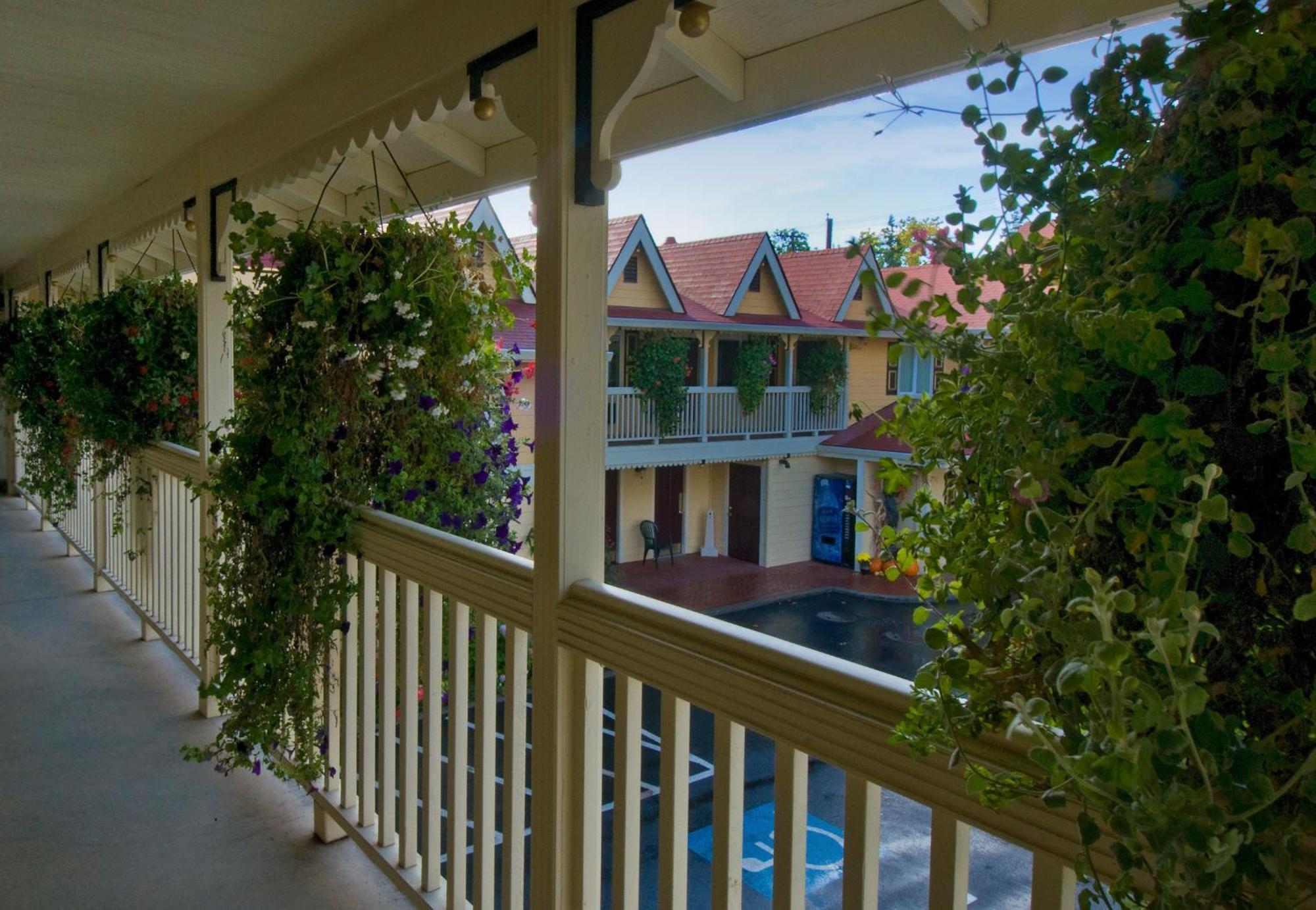 Silverton Inn & Suites ภายนอก รูปภาพ