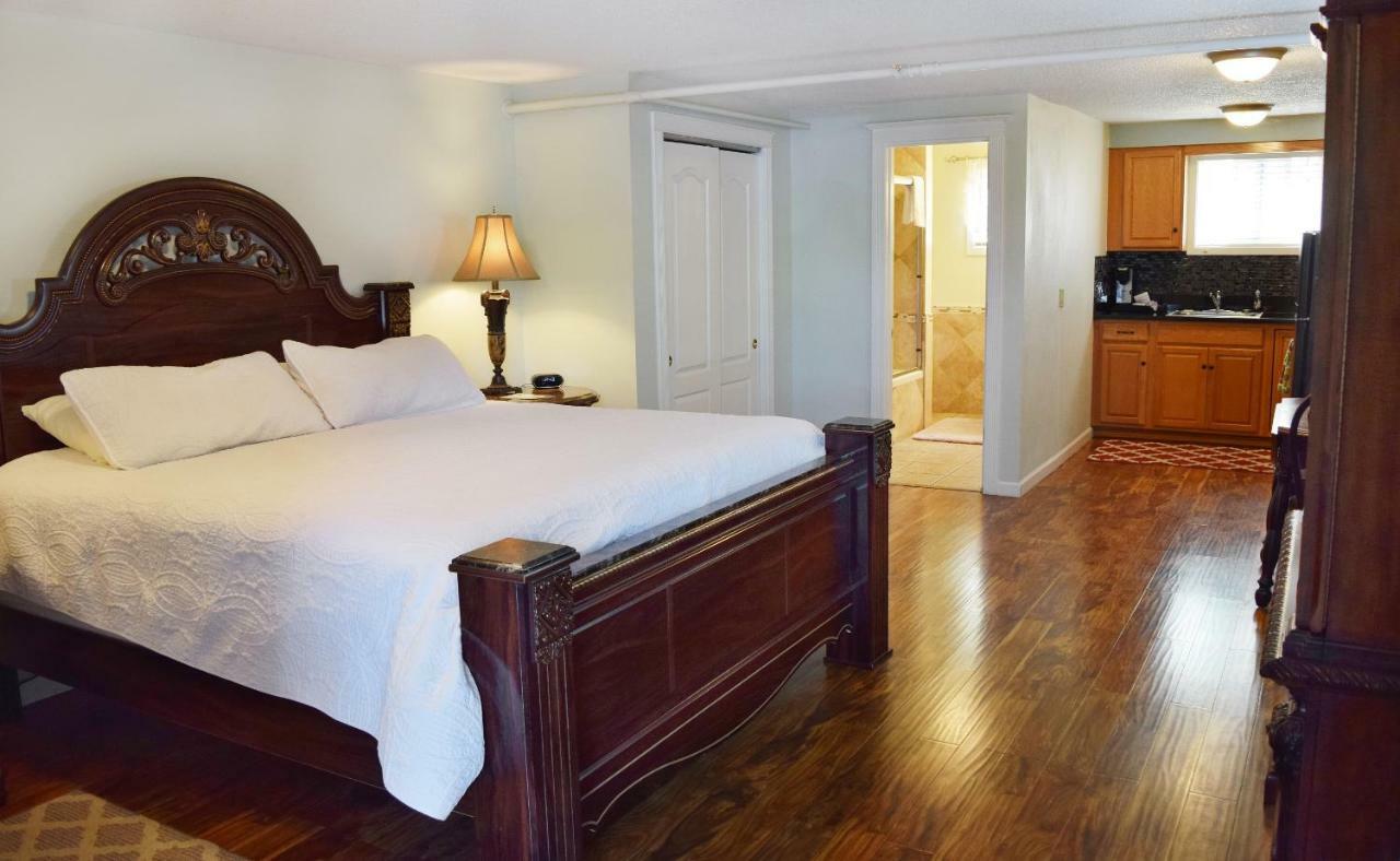 Silverton Inn & Suites ภายนอก รูปภาพ