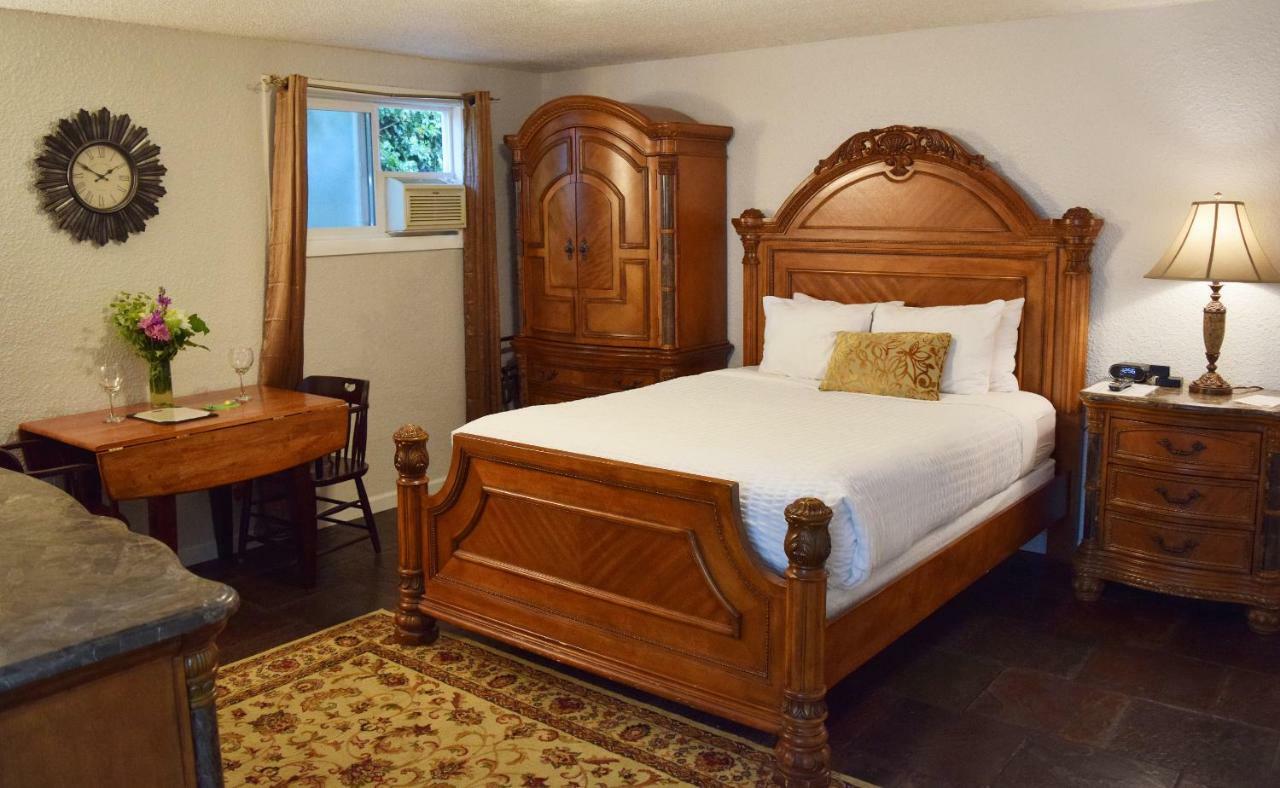 Silverton Inn & Suites ภายนอก รูปภาพ